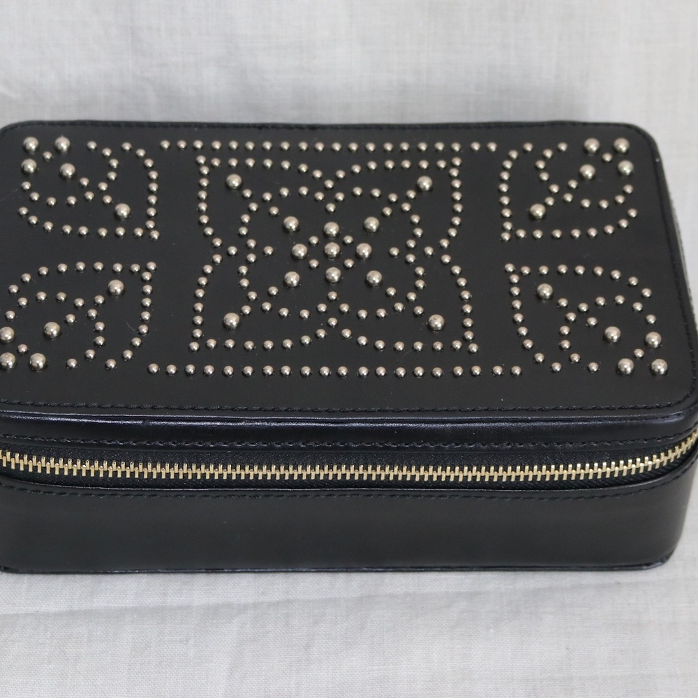 Wolf Blk Leather gold studded Zip Jewelry case NEW